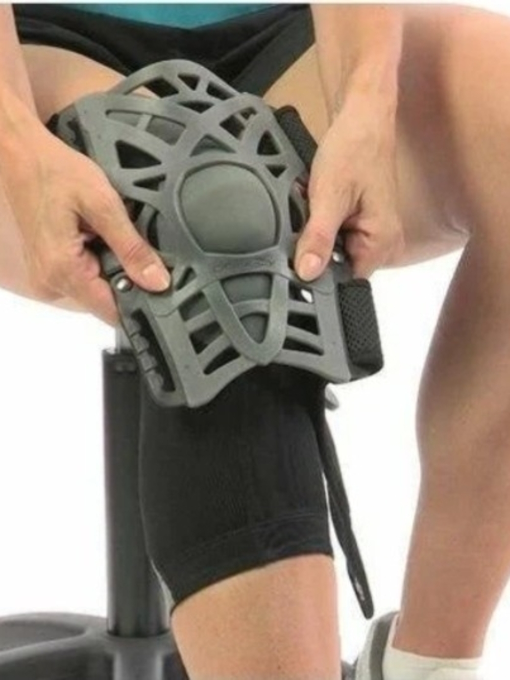 Black Knee Support Strap with Removable Stabilizer